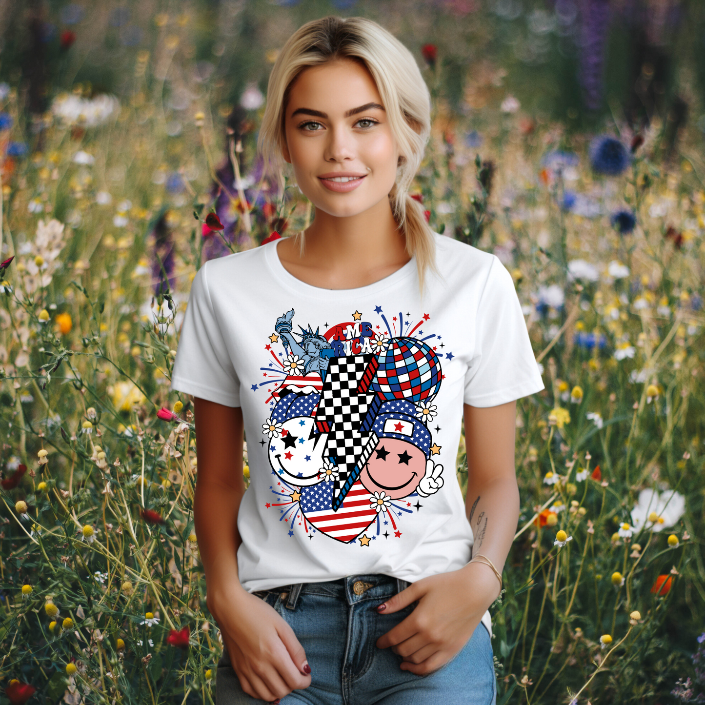 CELEBRATE AMERICA RETRO DESIGN/LADIES GRAPHIC TEE