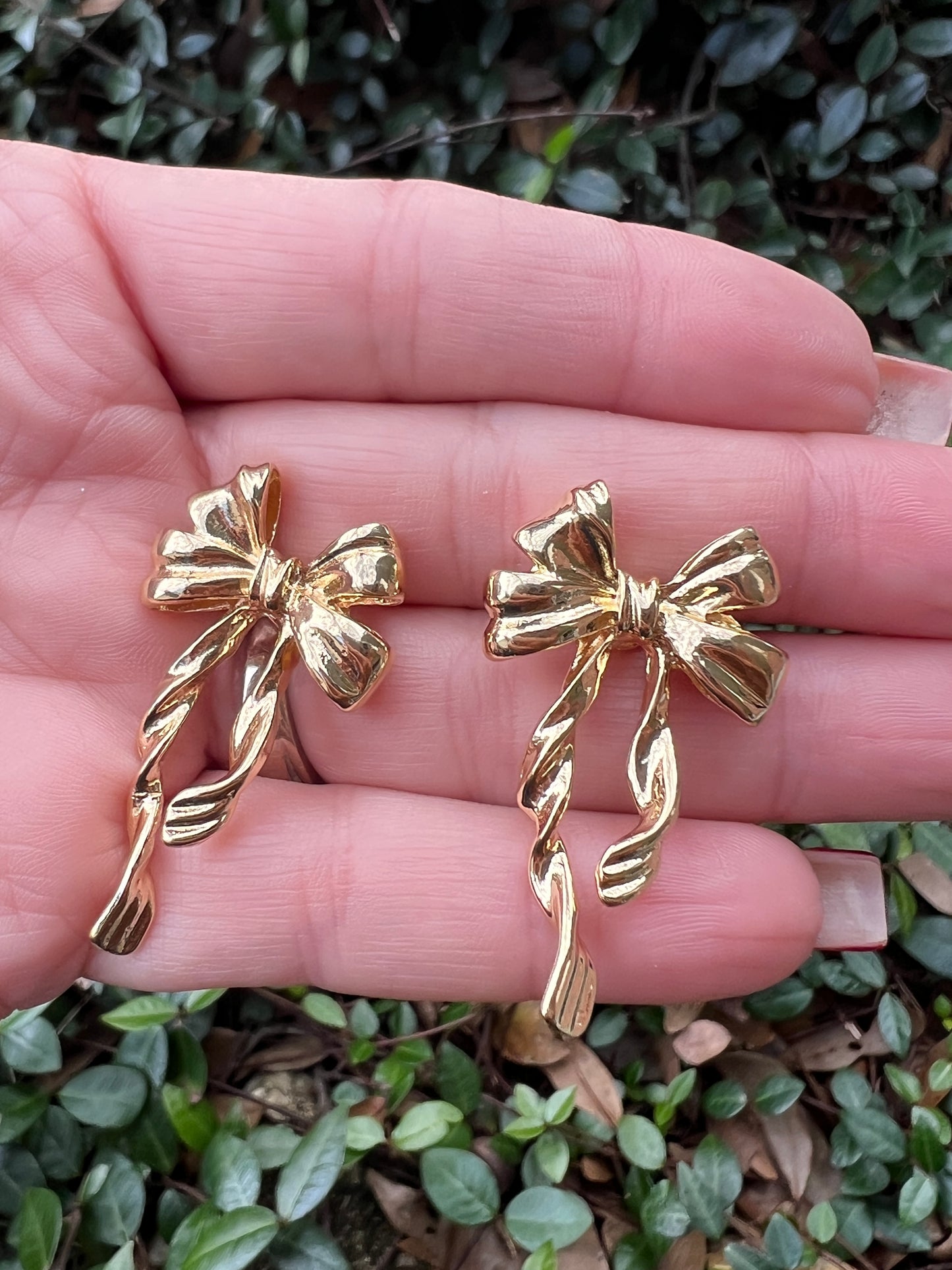 Elegant Golden-Tone Bow & Ribbon  Earrings